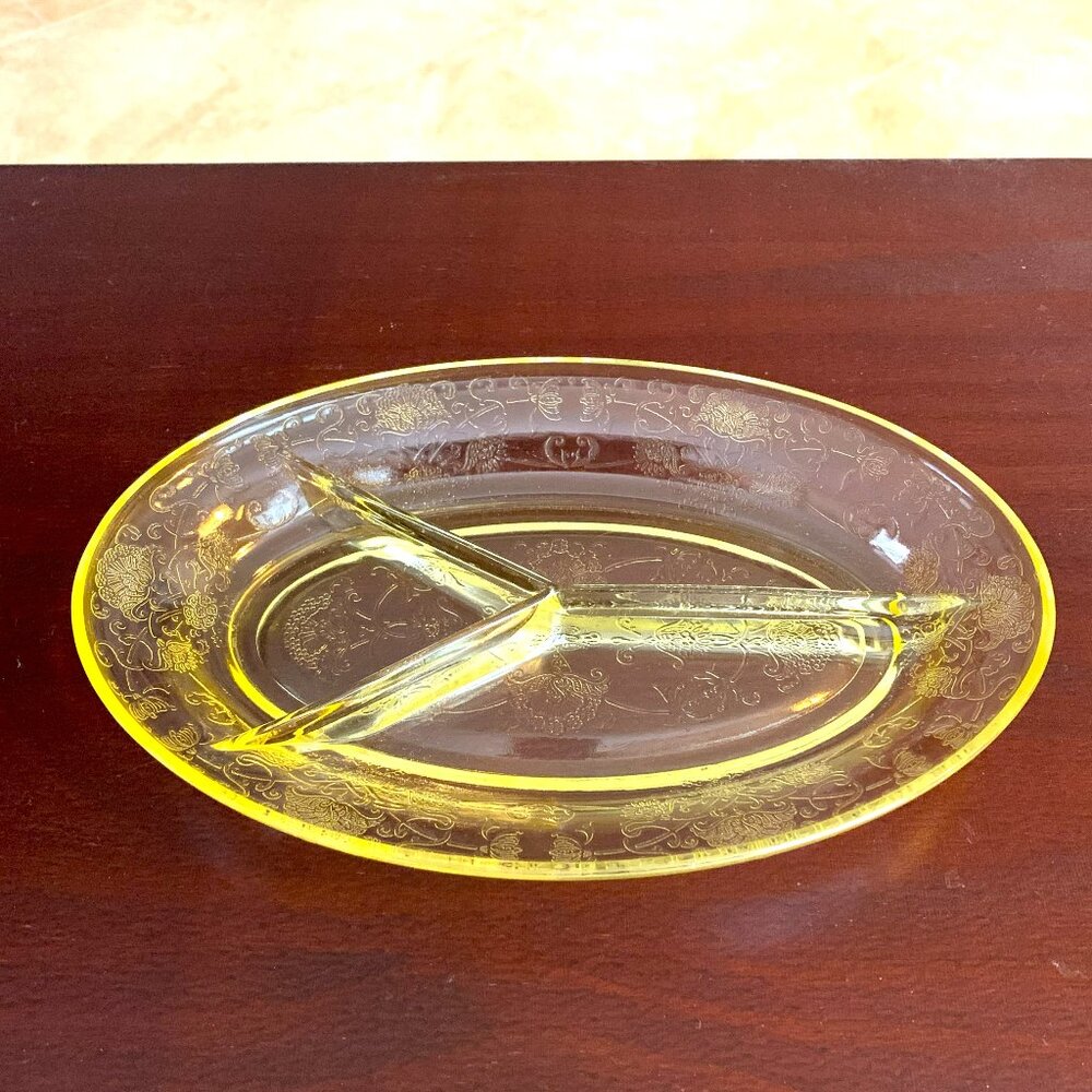 Vintage Hazel Atlas Florentine #2 'Poppy' Yellow 10-Inch Oval Relish Tray